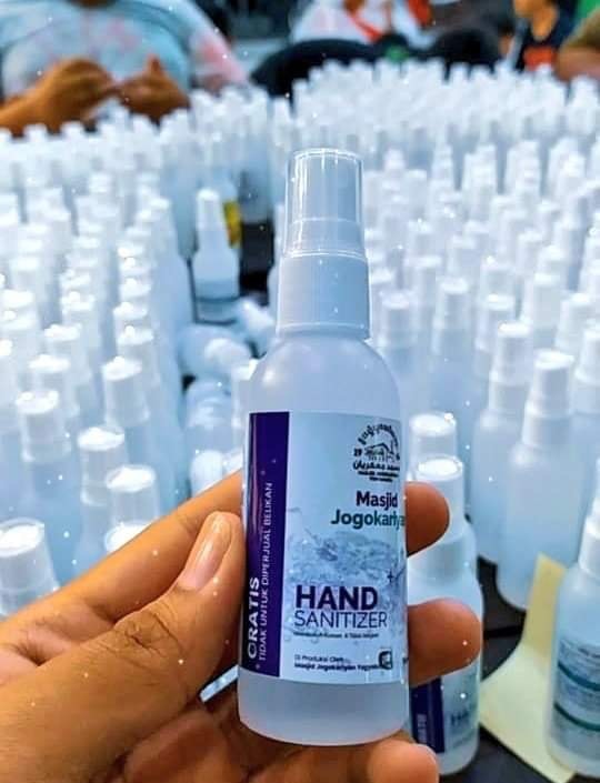 Cegah Penyebaran Virus Corona, Masjid Jogokariyan Bagikan 5000 Hand Sanitizer Gratis. (foto: twitter @jogokariyan)
