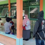 Warga Dikarantina di SMPN 1 Gending Kabupaten Probolinggo Mengeluh Kelaparan