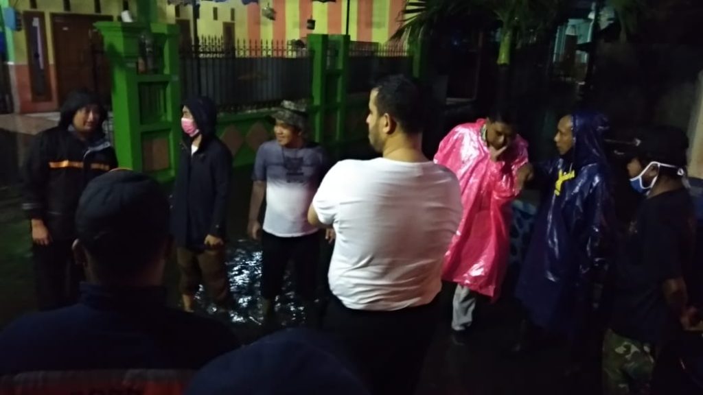Hujan Deras 6 Jam, Banjir Genangi Pemukiman Warga Probolinggo