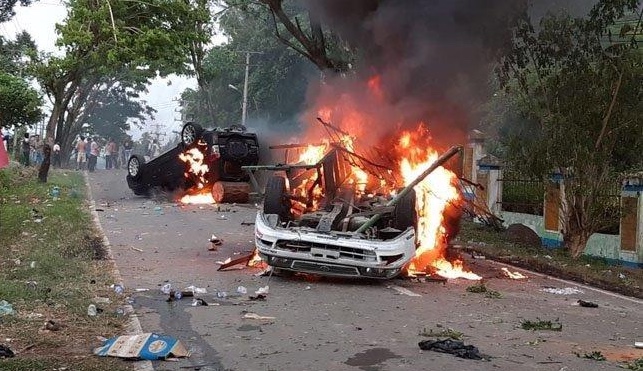 Demo BLT Rp 600 Ribu Ricuh di Madina, Mobil Wakapolres Dibakar, 6 Polisi Terluka