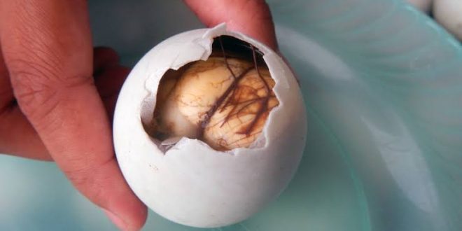 Kuliner Balut, Telur Embrio Bebek yang Bisa Dimakan dan Diburu Pecinta Kuliner