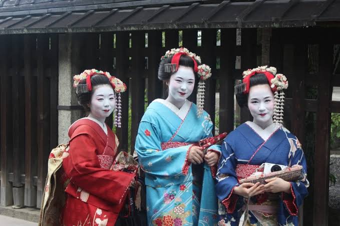 Rahasia Kecantikan Geisha Jepang, Ternyata Kotoran Burung. (foto: the sushi time)