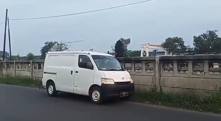 Buang Sampah di Kalimalang, Pelaku Menyerahkan Diri Setelah Video Viral
