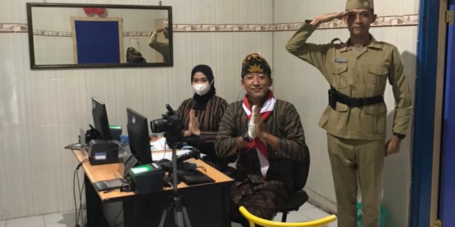 Unik Kantor Pelayanan SIM Satlantas Polres Probolinggo Pakai Baju Pejuang HUT Kemerdekaan RI Ke 77