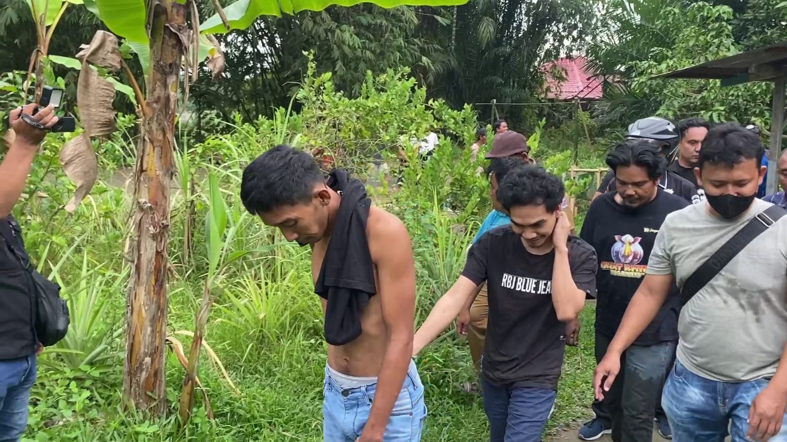 Rumah Tempat Hisap Sabu Digerebek Polisi, 6 Orang Diamankan