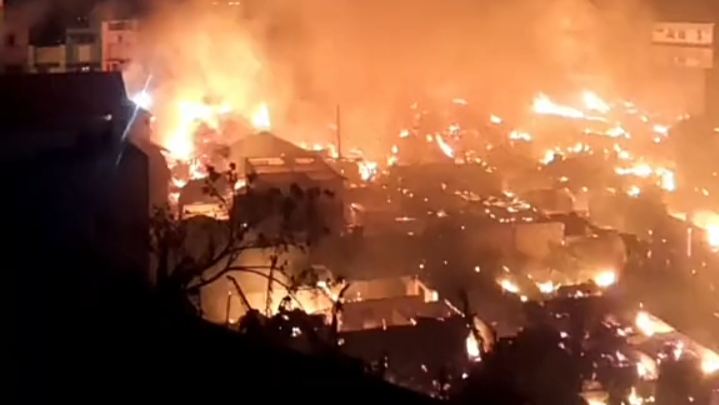 Kebakaran di Mahardika Ambon Berlangsung Selama 5 Jam, 2 Warga Tewas