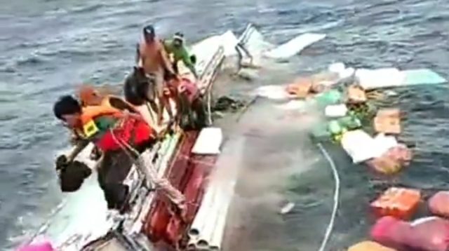 Perahu Tenggelam di Marabatuan Kotabaru, 1 Korban Selamat Ditemukan