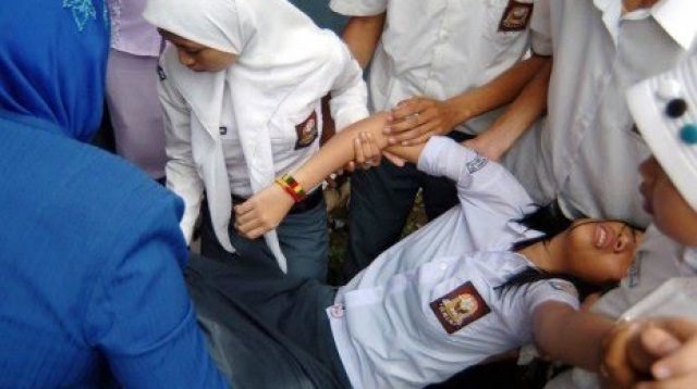 Ilustrasi siswa SMP kesurupan saat study tour di Bali (foto: Antara)