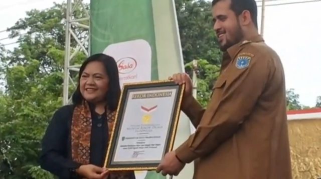 1000 Siswa SMK Kota Probolinggo Buat Meja Lipat Baja Ringan Raih Rekor MURI