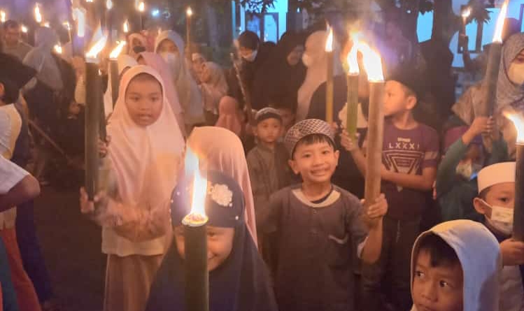 Pawai Obor di Sawangan Depok Sambut Ramadhan