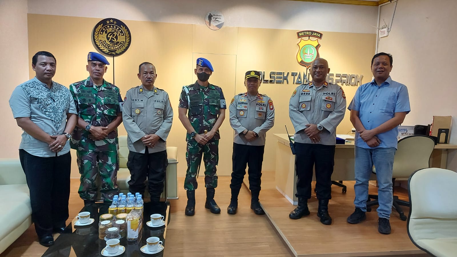 Danpom Kolinlamil Kunjungi Mako Polsek Tanjung Priok Perkuat Soliditas dan Sinergitas TNI-Polri