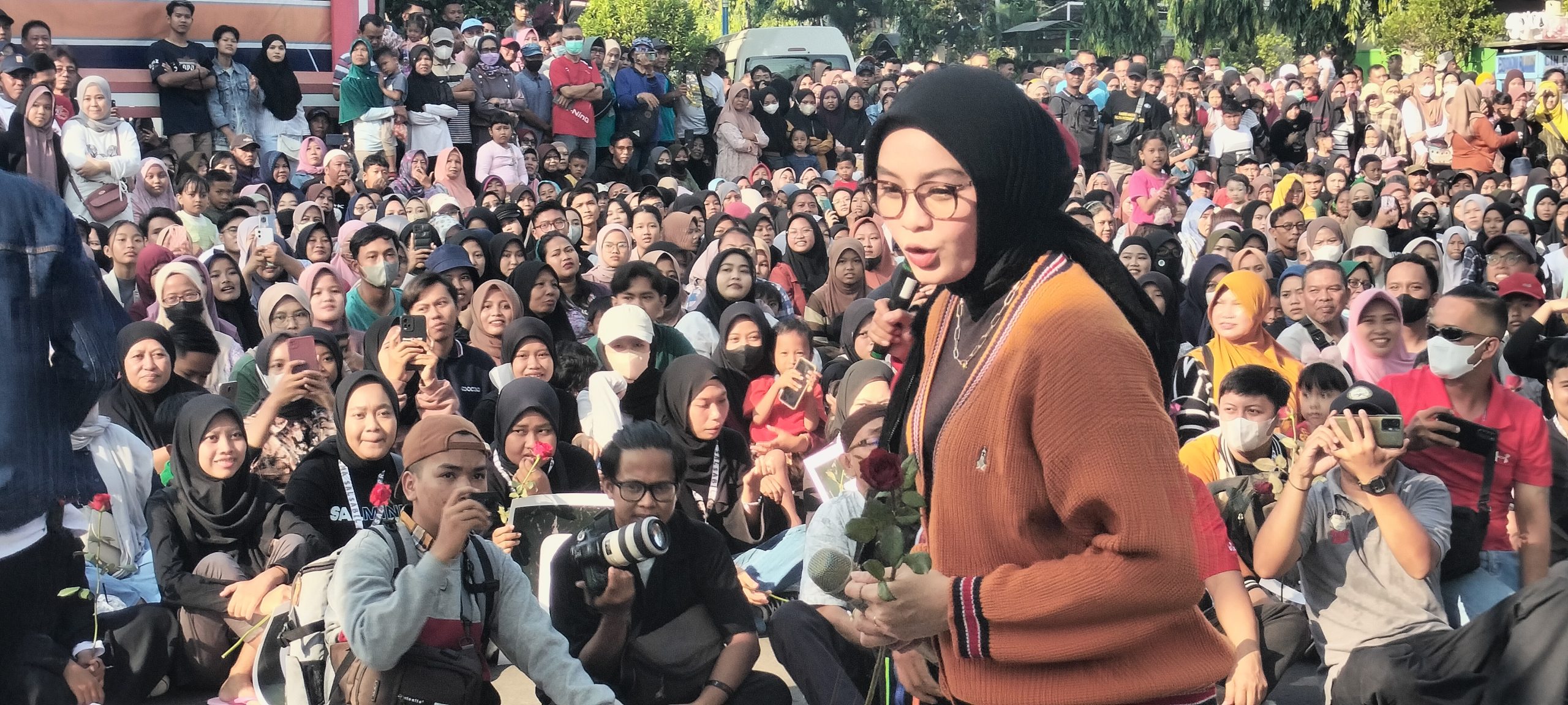 Sambut Hangat Kedatangan Pemenang Indonesian Idol 2023, Habib Hadi Harap Prestasi Tular ke Warganya