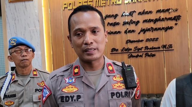 Seorang Remaja Pengendara Motor Pukul Polisi Karena Tidak Terima Ditilang