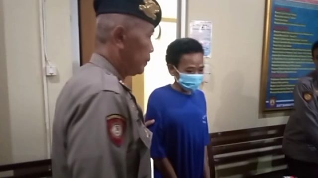 Perwira TNI Gadungan Ditangkap Usai Tipu Cewek yang Ditaksir Perwira TNI Gadungan Ditangkap Usai Tipu Cewek yang Ditaksir