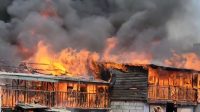 Api Mendadak Membesar, Kebakaran Rumah dan Pengasinan Ikan Bikin Warga Panik