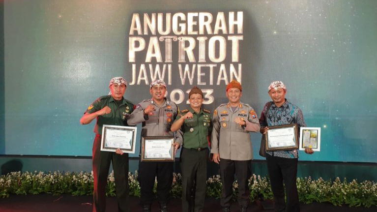 Penghargaan Anugerah Patriot Jawi Wetan Diraih 3 Pilar Kelurahan Jrebeng Kidul, Kapolres: Ini Bukti Sinergi