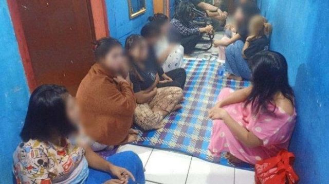 Sempat Buron, Pengelola Kafe dan Bos Penyalur PSK Gang Royal Ditangkap. (foto: istimewa)