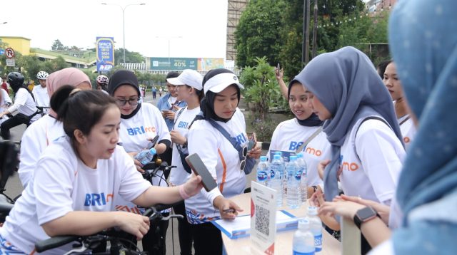 KC BRI Harapan Indah Bekasi Meriahkan CFD, Kenalkan BRImo