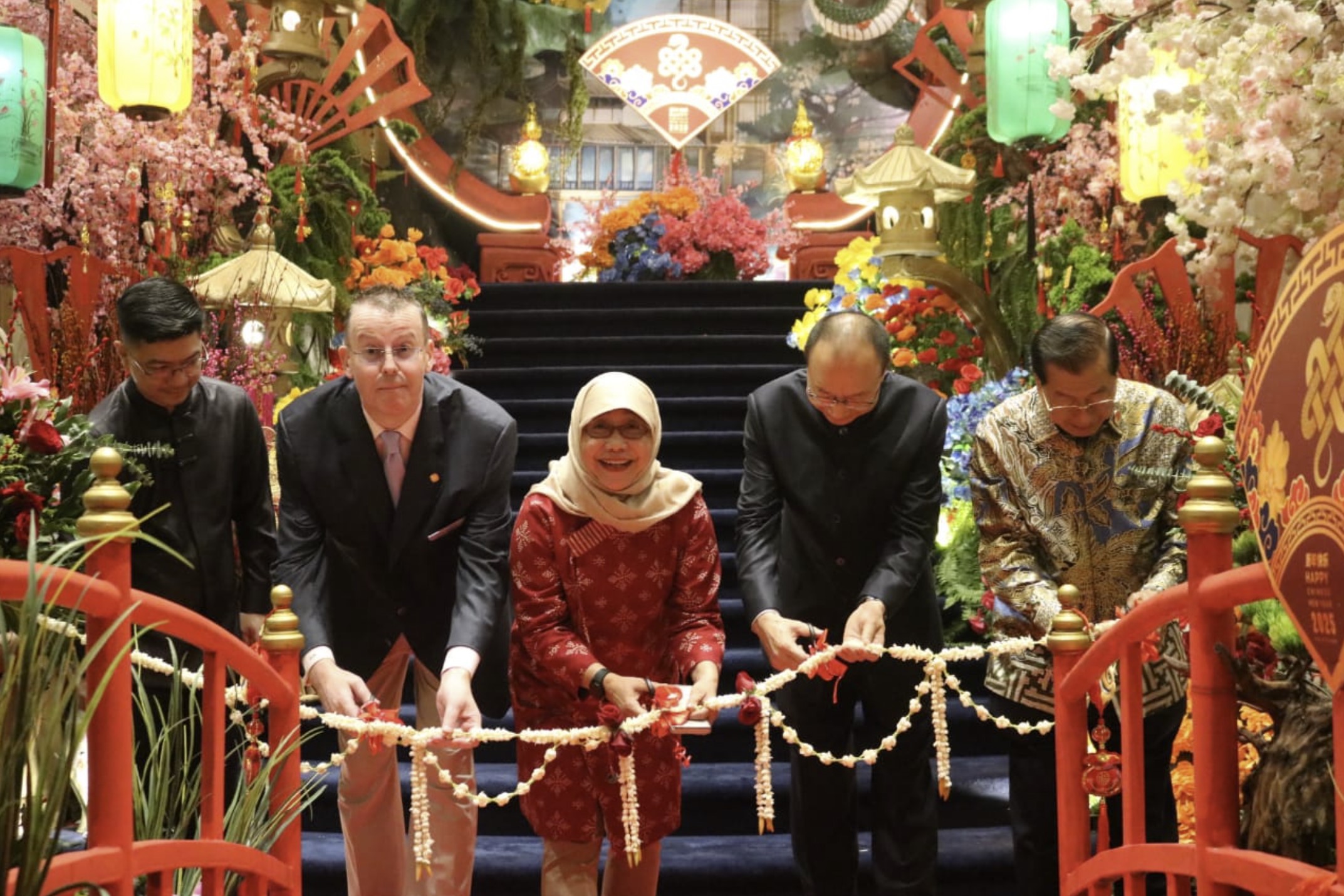 HOTEL BOROBUDUR JAKARTA RAYAKAN IMLEK 2025 GELAR ‘DISCOVER INDONESIAN CHINESE HERITAGE