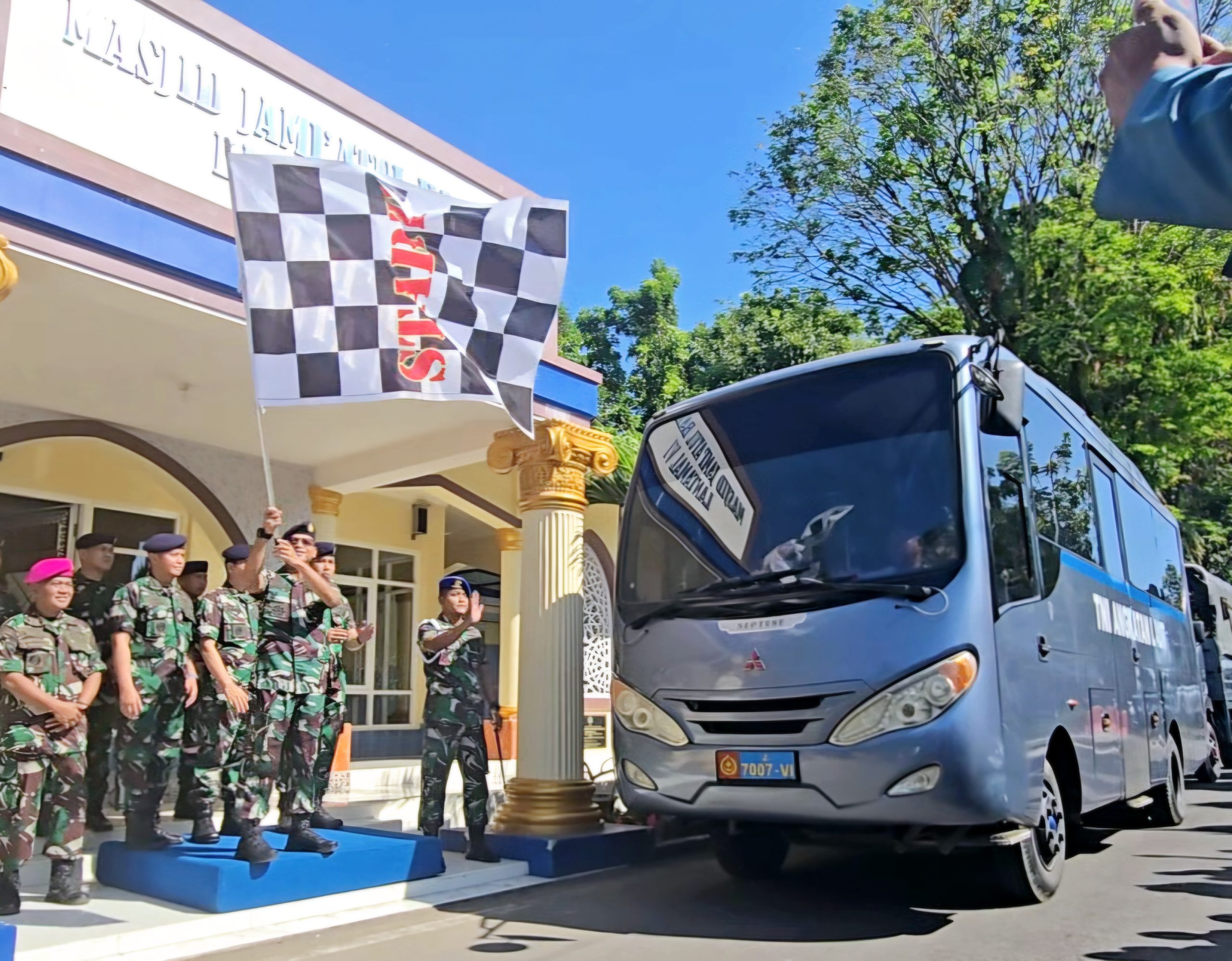 Jamaah Calon Haji KBIHU Jami’atul Bahari Lantamal VI Makassar Tahun 1446 H/2025 M Diberangkatkan