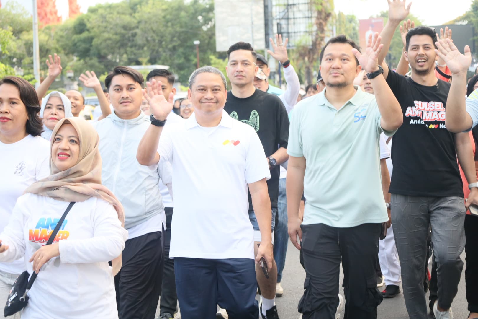 Danlantamal VI Hadiri Olahraga Jalan Santai Sulsel Anti Mager 2025