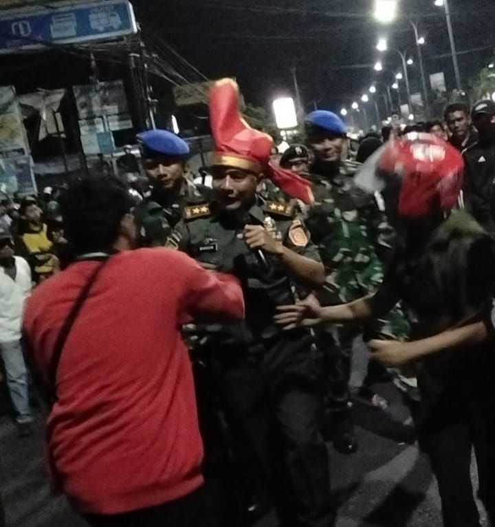 4 Nyawa Melayang dalam Kepungan Massa DPRD, TNI Redam Amarah Rakyat